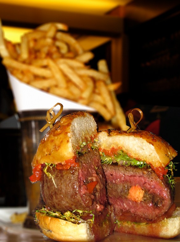 DB burger farcito di foie gras Foto di Cesare Zucca copy