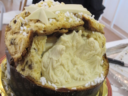 Fiasconaro panettone with white chocolate crèche