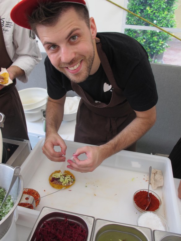 Lorenzo Cogo making a spicyTacoq
